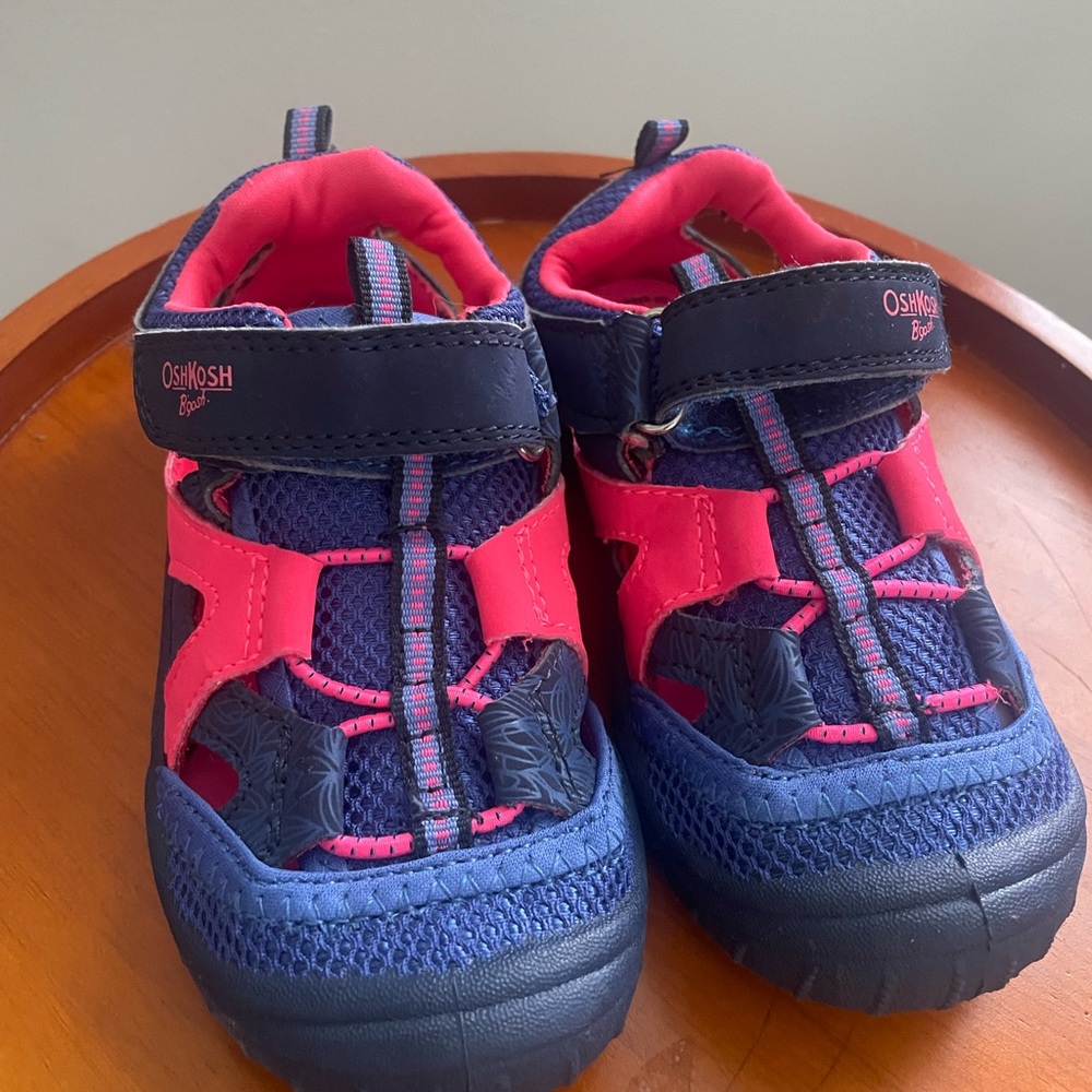 OshKosh B'gosh Kids Navy and Pink Shoes